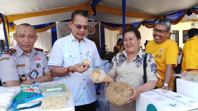 com- Kementerian Pertanian diwakili Kepala Badan Karantina Pertanian (Barantan), Ali Jamil saat melepas ekspor di kantor Karantina Pertanian Surabaya. Foto: Dok. Barantan