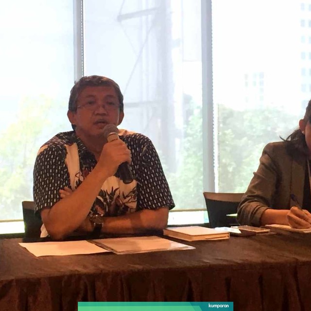 Konferensi pers PHE ONWJ terkait semburan gas, di Anjungan YYA-1 di Pantai Utara Jawa, Karawang, Jawa Barat. Foto: Ema Fitriyani/kumparan