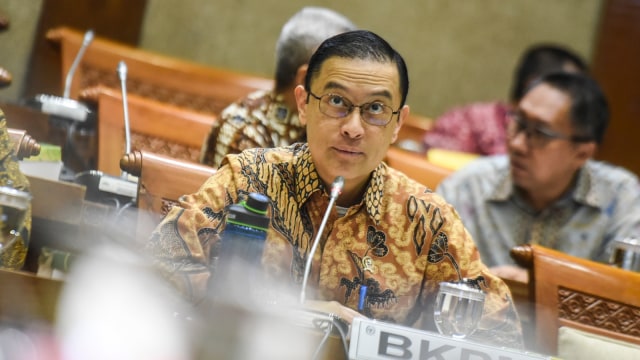 Kepala BKPM Thomas Lembong mengikuti Rapat Kerja bersama Komisi VI DPR di Kompleks Parlemen, Senayan, Jakarta, Rabu (17/7). Foto: ANTARA FOTO/Muhammad Adimaja