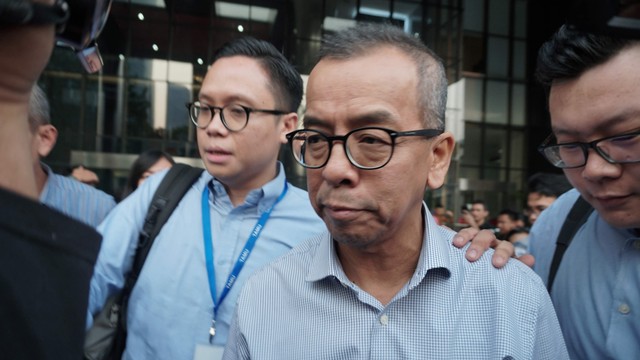 Mantan Dirut Garuda, Emirsyah Satar usai menjalani pemeriksaan di KPK, Rabu (17/7). Foto: Helmi Afandi Abdullah/kumparan