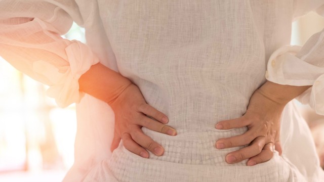 Ilustrasi Skoliolis Pada Ibu Hamil. Foto: Shutter Stock