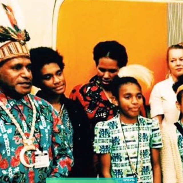 Pemimpin United Liberation Movement for West Papua (ULMWP), Benny Wenda (kedua dari kiri). Foto: Instagram/@bennywenda