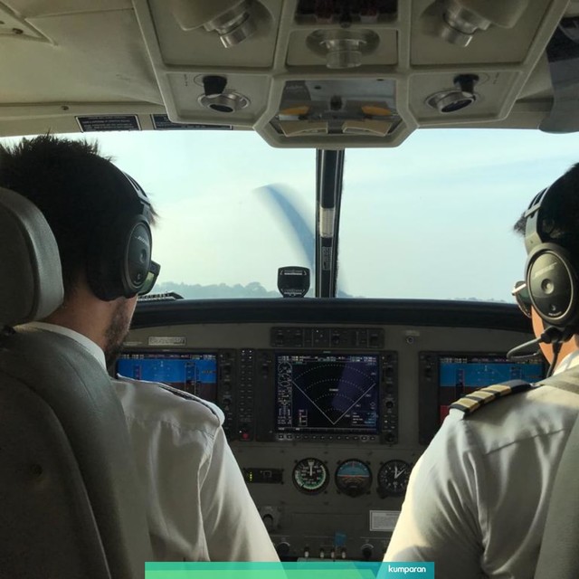Pilot Susi Air saat take off. Foto: Wiji Nurhayat/kumparan