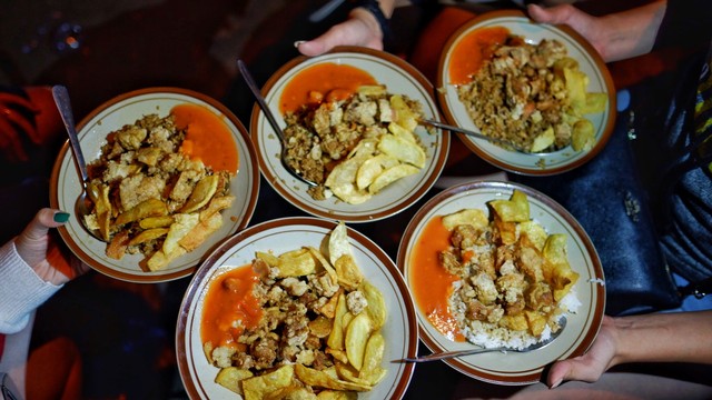 Nasi Goreng Bistik AA di di Jalan Astana Anyar Nomor 264, Kota Bandung, Jawa Barat.