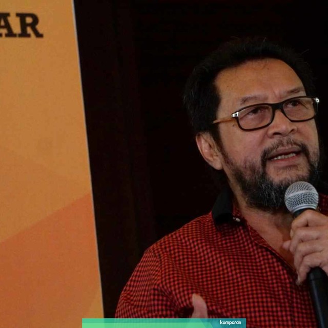 Eks pengurus Golkar Yorrys Raweyai saat konferensi pers calon ketua umum partai Golkar periode 2019-2024 di Jakarta, Kamis (18/7). Foto: Fanny Kusumawardhani/kumparan