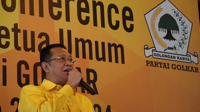 Kader Partai Golkar, Bambang Soesatyo mendeklarasikan diri sebagai calon ketua umum partai Golkar periode 2019-2024 di Jakarta, Kamis (18/7). Foto: Fanny Kusumawardhani/kumparan