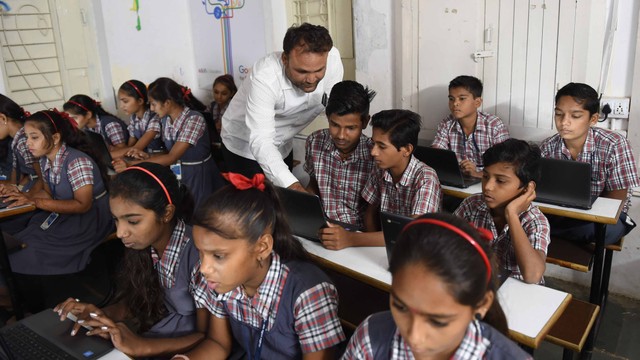 Ilustrasi murid di India. Foto: AFP/SAM PANTHAKY