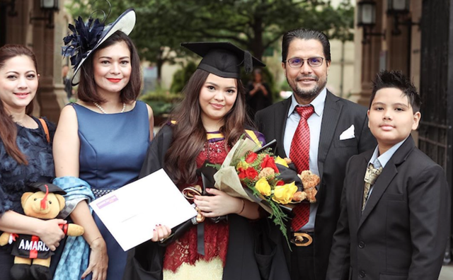 Momen keakraban Cut Keke dengan anak dan istri pertama Malik Bawazier Foto: Instagram @xavier.bawazier