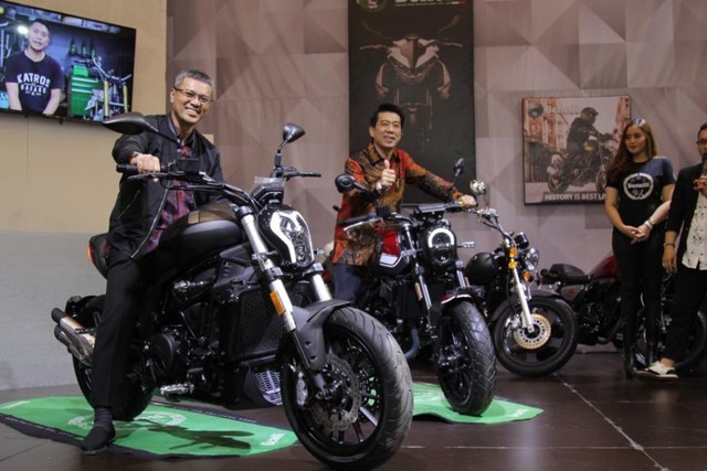 Benelli Sport Cruiser 520 dan Scrambler  Leocino 250 Foto: Bangkit Jaya Putra/kumparan