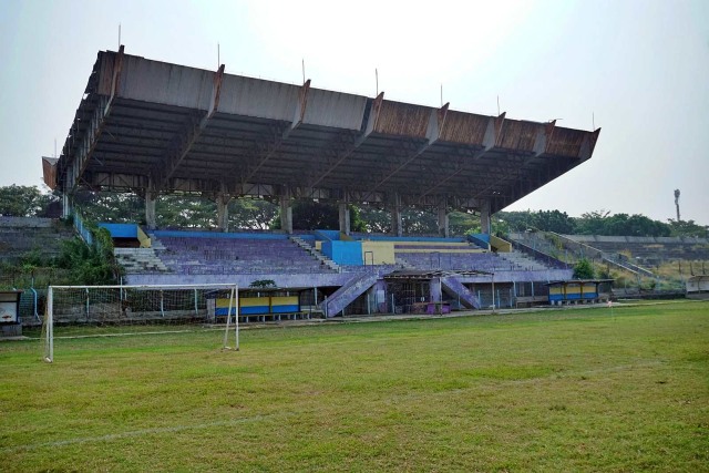 Kondisi tribun penonton Stadion Benteng, Tangerang. Foto: Helmi Afandi Abdullah/kumparan