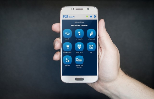 com-Tampilan BCA Mobile. Foto: Shutterstock