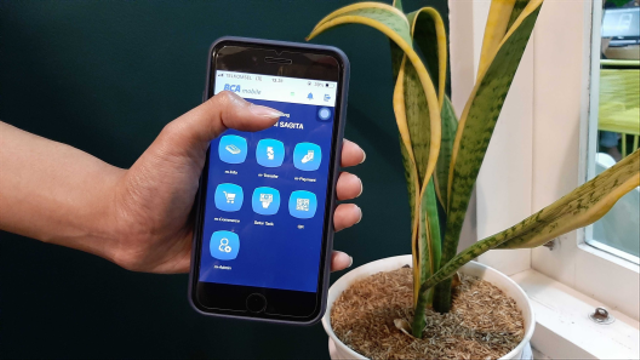 com-Tampilan BCA Mobile. Foto: Maharani Sagita/kumparan.