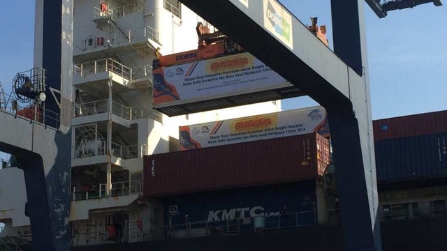 Menteri Kelautan dan Perikanan Susi Pudjiastuti lepas ekspor raya produk perikanan 8,9 ribu ton di Tanjung Priok, Jakarta Utara. Foto: Elsa Toruan/kumparan