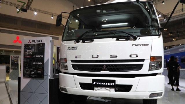 Tampilan depan Mitshubishi Fuso Fighter di Gaikindo Indonesia Internasional Auto Show 2019 (GIIAS). Foto: Iqbal Firdaus/kumparan