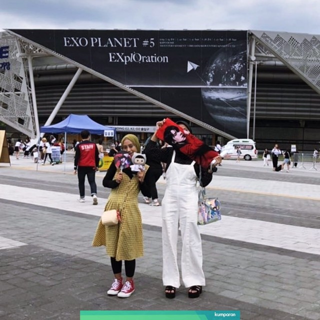 Zanel dan Citra siap menonton konser EXO, 'The EXplOarion' di Seoul. Foto: Dok. Zanel