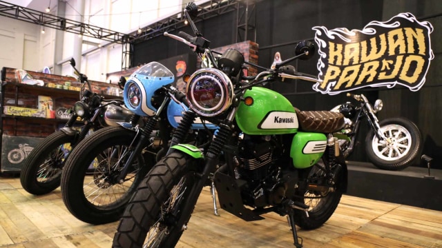 Sejumlah motor custom yang dihadirkan di stan Pasar Jongkok Otomotif, di GIIAS 2019, ICE BSD, Tangerang Selatan. Foto: Iqbal Firdaus/kumparan