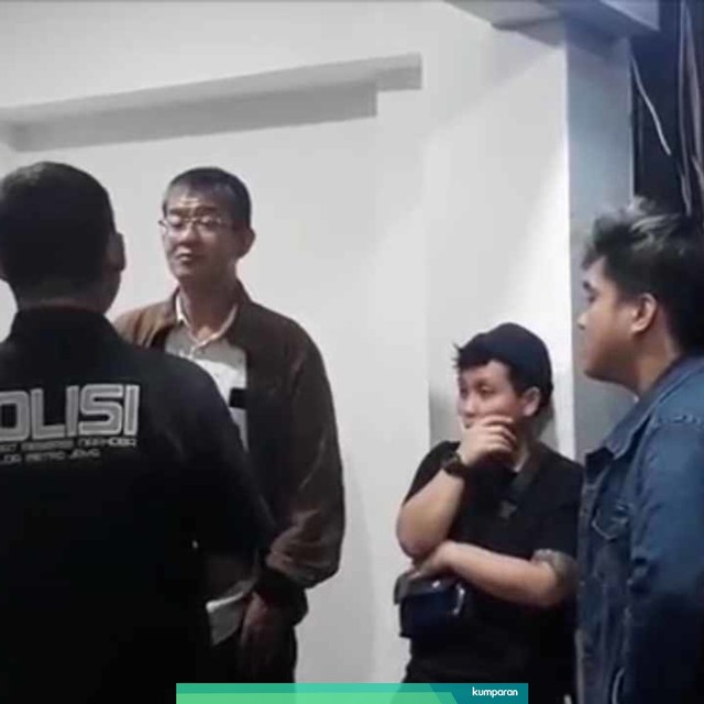 Keluarga Nunung datangi Direktorat Narkoba Polda Metro Jaya. Foto: Ainul Qalbi/kumparan