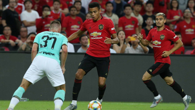 Pemain Manchester United, Mason Greenwood (tengah). Foto: Twitter @ManUtd