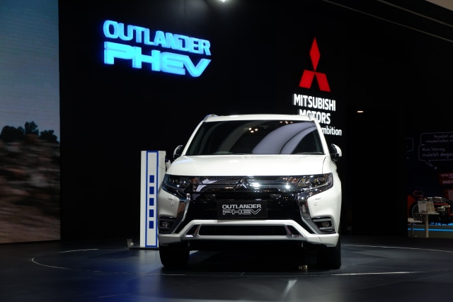 Mitsubishi Outlander PHEV Foto: Aditya Pratama Niagara/kumparan