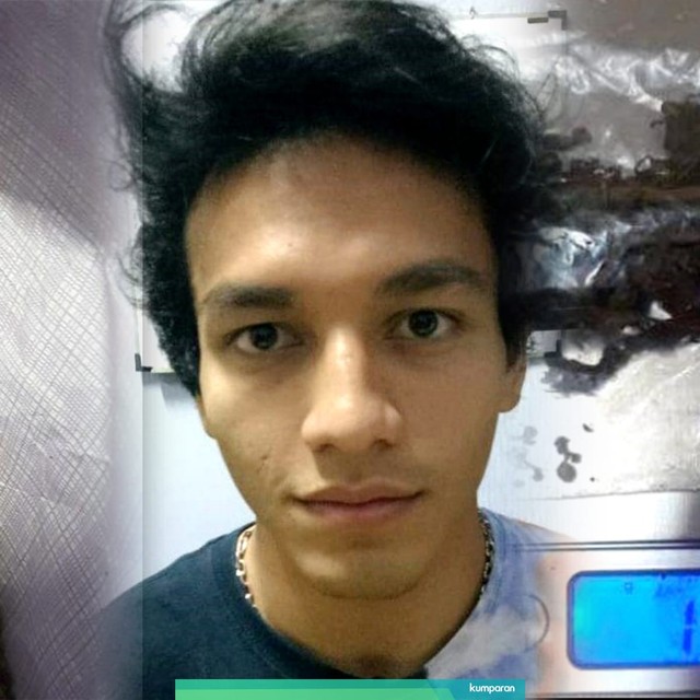 Jefri Nichol dan barang bukti yang ganja yang diamankan. Foto: Dok. Istimewa