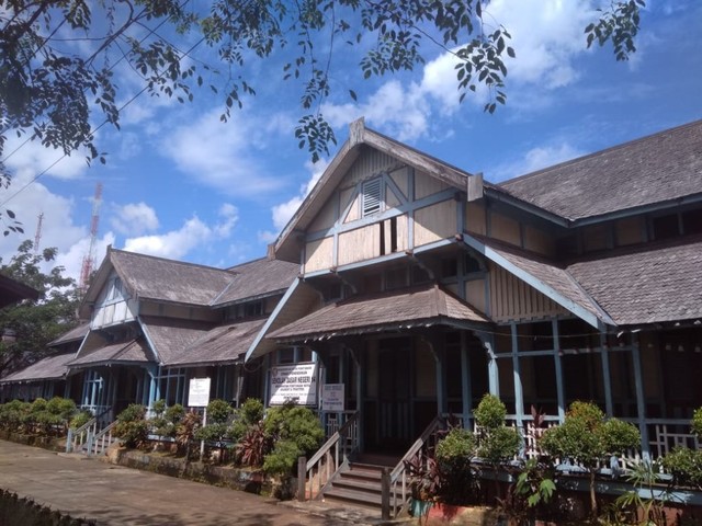 SDN 14 Pontianak yang bangunannya bergaya arsitektur kolonial Belanda. Foto: Lidya