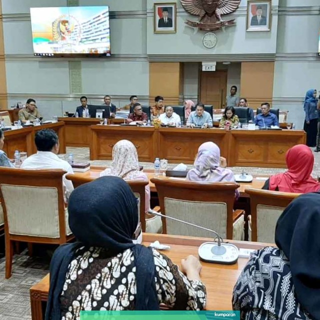 Komisi III DPR RI setuju memberikan amnesti bagi Baiq Nuril. Foto: SAFEnet/Damar Juniarto