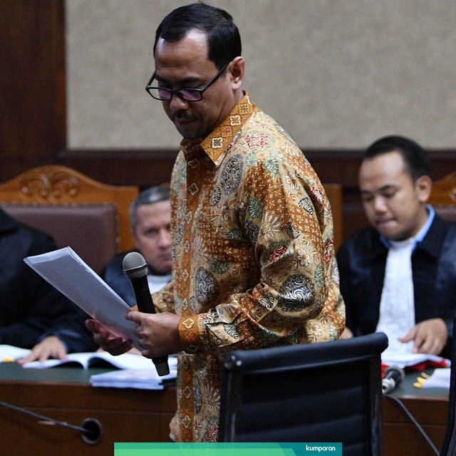Terdakwa kasus dugaan suap jual beli jabatan di lingkungan Kementerian Agama Haris Hasanuddin menjalani sidang lanjutan di Pengadilan Tipikor, Jakarta, Rabu (24/7). Foto: ANTARA FOTO/Sigid Kurniawan