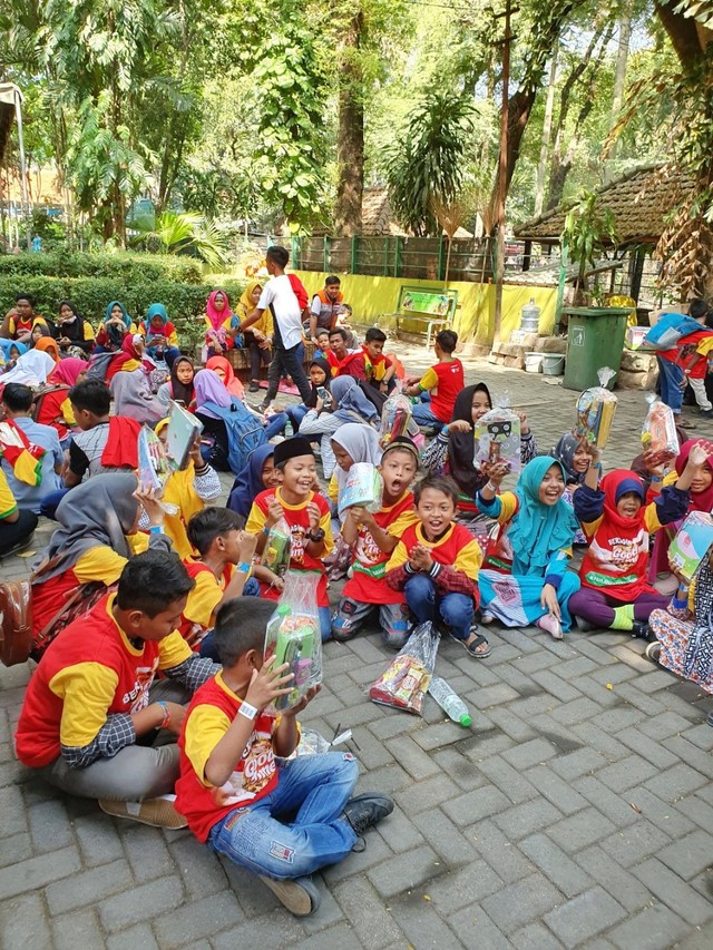 Wajah-wajah ceria rombongan Panti Asuhan dari Pulau Madura - By @eattemptationsby