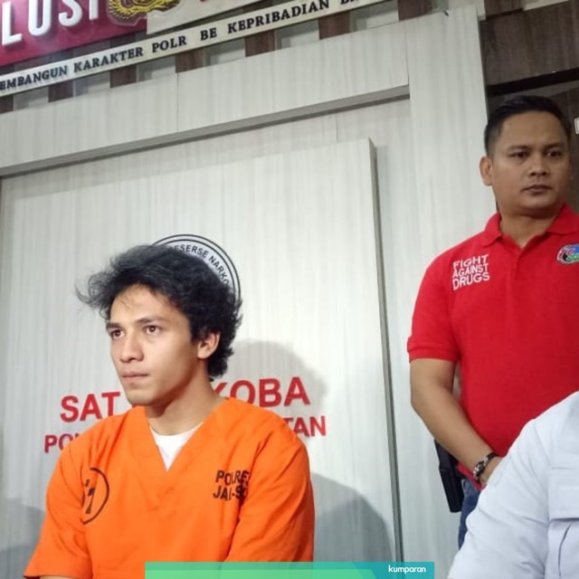 Jefri Nichol saat jumpa pers di Polres Jakarta Selatan, Kamis (25/7) Foto: DN Mustika Sari/kumparan