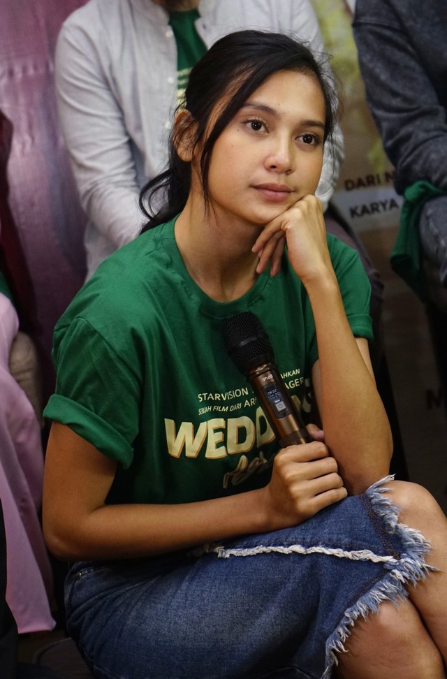 Artis Indah Permatasari saat hadir di screening film Wedding di Epicentrum, Jakarta, Kamis, (25/7) Foto: Ronny/kumparan