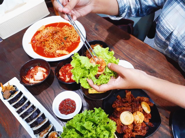 Menu Samgyeob di Warung Korea Pop Foto: Mela Nurhidayati Syamsiyah/kumparan