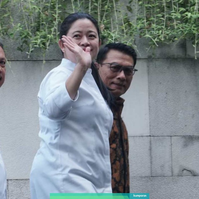 Puan Maharani (tengah) hadiri pembubaran TKN di Seribu Rasa, Menteng, Jakarta. Foto: Helmi Afandi Abdullah/kumparan