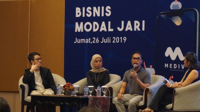 com-Roadshow Mediv Surabaya, sharing Session bersama Honesti Basyir (kanan),  Nadya Fadila Saib (tengah), dan  Ivan Aditya (kiri) Foto: Maharani Sagita/kumparan