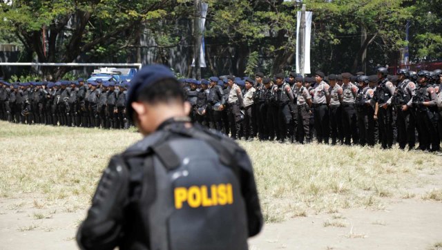 Suasana apel pengamanan laga final leg 2 Piala Indonesia 2019 di Stadion Andi Mattalatta, Makassar, Minggu (28/7). Foto: Nugroho Sejati/kumparan