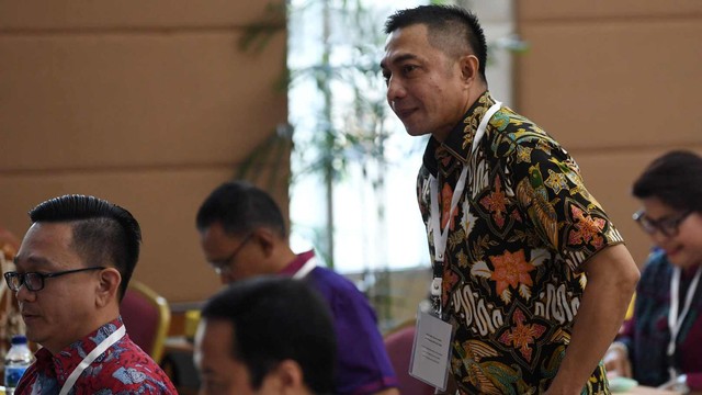 Dharma Pongrekun (kanan) mengikuti  tes psikologi seleksi calon pimpinan KPK, di Pusdiklat Kementerian Sekretariat Negara, Cilandak, Jakarta, Minggu (28/7/2019). Foto: ANTARA FOTO/Wahyu Putro A