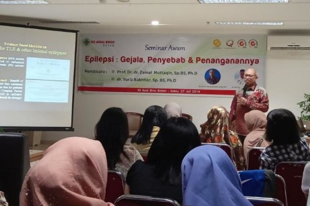 Dokter Spesialis Bedah Saraf di Rumah Sakit Kariadi Semarang, Prof Dr. dr. Zainal Muttaqin, Sp. BS, Ph.D (Foto:Dyah/Batamnews)