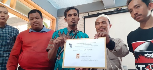 Perwakilan Paguyuban Warga Penolak Bandara Kulonprogo (PWPP-KP) yang mengirim surat pada Jokowi soal kawasan rawan bencana, Senin (29/7/2019). Foto: erl.