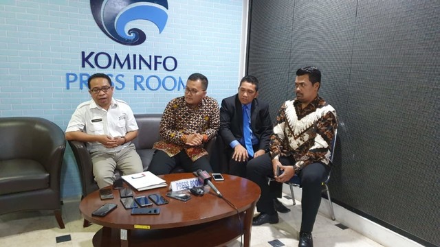 Konferensi pers pertemuan Kominfo dengan tim kuasa hukum Kimi Hime. Foto: Bianda Ludwianto/kumparan
