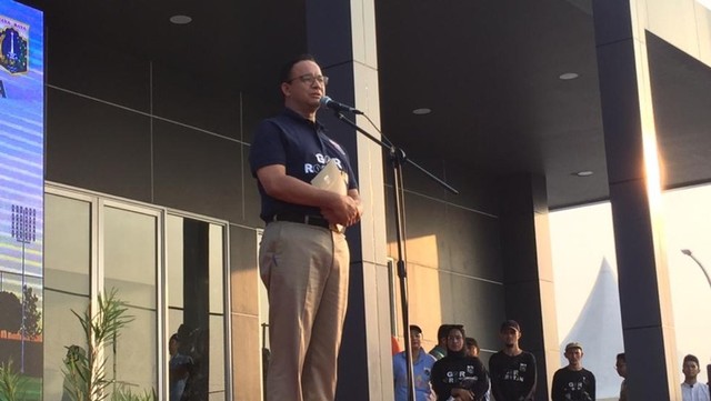 Gubernur DKI Jakarata, Anies Basweda memberikan sambutan saat peresmian GOR Rorotan, Jakarta Utara. Foto: Ferry Fadhlurrahman/kumparan