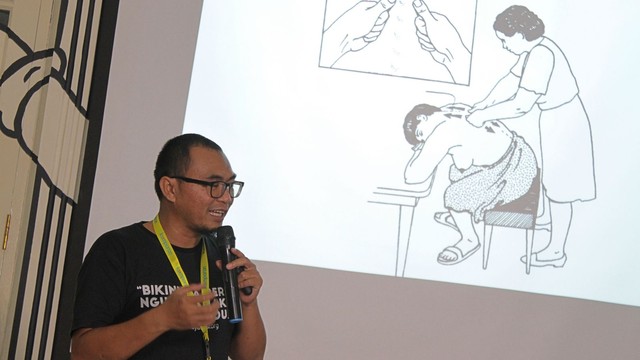 'Kelas Ayah ASI', kelas menyusui untuk ayah di kumparan. Foto: Jamal Ramadhan/kumparan