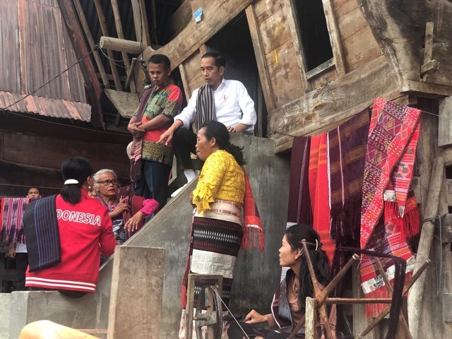 Presiden Jokowi Kunjungi Kampung Ulos, Selasa (30/7) Foto: BPMI Setpres