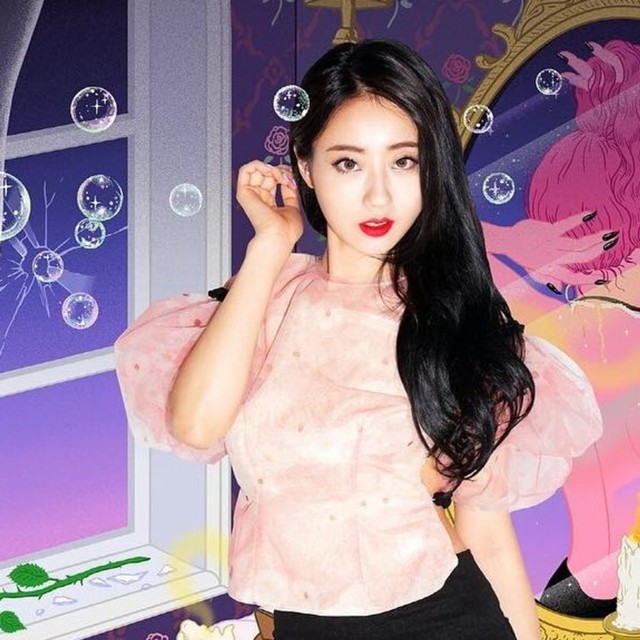 Mantan anggota girlband 9MUSES, Kyungri Foto: Instagram/@gyeongree