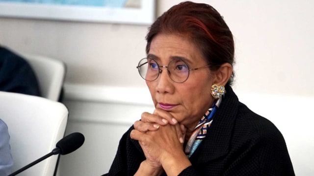 Menteri Kelautan dan Perikanan Susi Pudjiastuti hadiri konferensi pers tentang penanganan tumpahan minyak (Oil Spill) di perairan Karawang. Foto: Iqbal Firdaus/kumparan