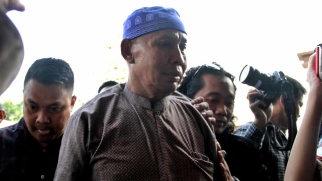 Abah Grandong di Polres Metro Jakarta Pusat. Foto: Iqbal Firdaus/kumparan