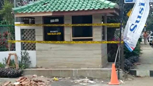 Pos Satpam kediaman Menteri Kelautan dan Perikanan Susi Pudjiastuti di Pangandaran yang dilempar batu orang tak dikenal. Foto: Dok. Istimewa