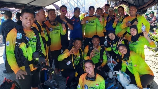 Para penyelam Polda Sulbar menjadi bagian pemecahan rekor dunia selam di Manado, Sulawesi Utara. Foto: Dok. Polda Sulbar