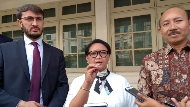 Menteri Luar Negeri, Retno Marsudi dan Delegasi Afghanistan di Istana Wakil Presiden, Jakarta. Foto: Kevin S. Kurnianto/kumparan