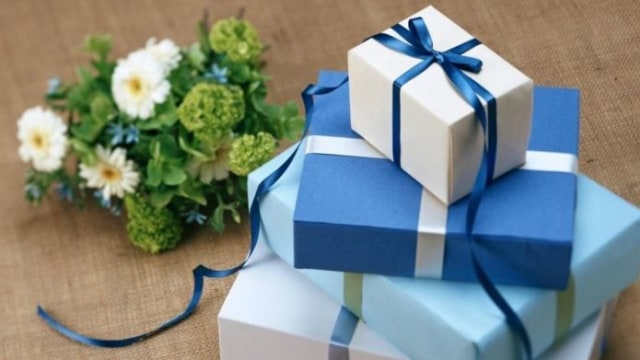 Selain Sprei, 5 Barang Ini Bisa Dijadikan Kado Pernikahan Teman!
