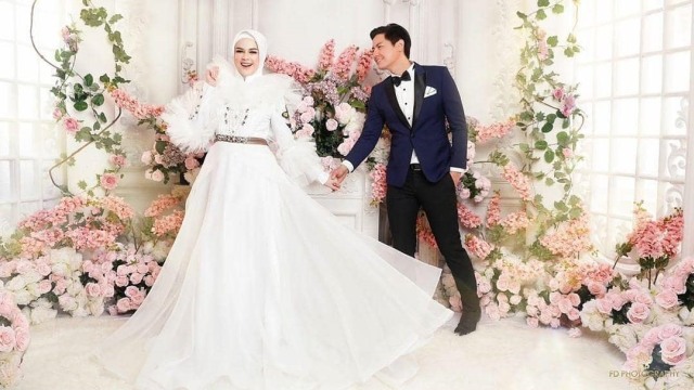 Prewedding Cut Meyriska dan Roger Danuarta Foto: Instagram @rogerojey