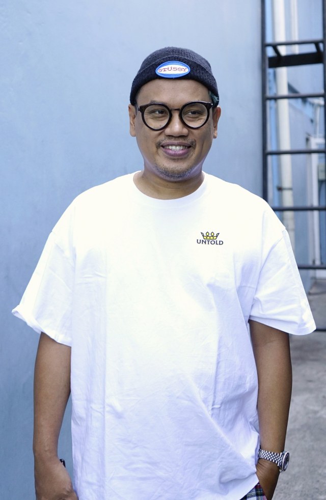 Presenter Uya Kuya saat ditemui di studio Trans TV, Jakarta, Selasa, (6/8). Foto: Ronny